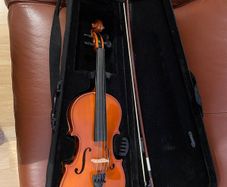 Full size violin / fiddle w/ bow, case, rosin