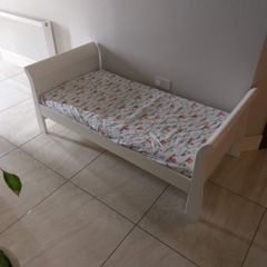 Mia Mamas and Papas Cot/Sleigh bed