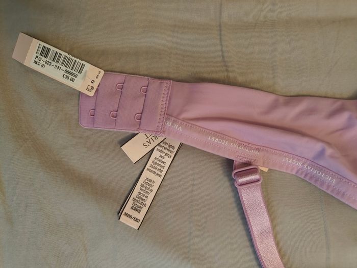 Brand new Victoria's secret bra 36DD/E80 code p75 823