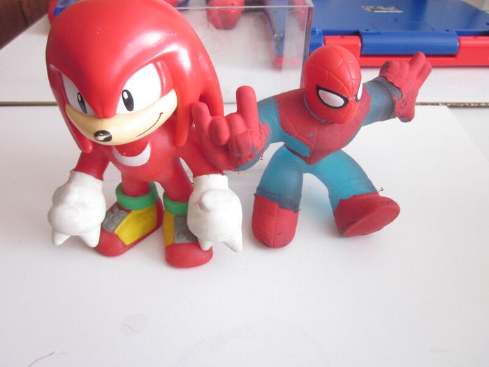 Stretch Heroes of Goo Jit Zu Sonic the Hedgehog and Spider-man