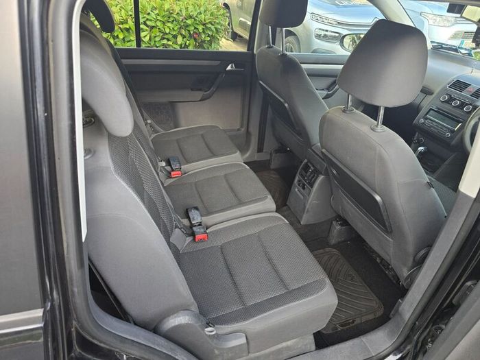 Volkswagen Touran 2011