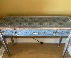 Consol table
