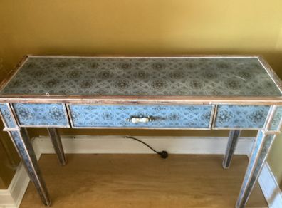 Consol table