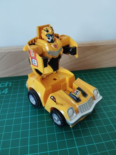 Transformers Bump n Go Bumblebee  Hasbro 2006