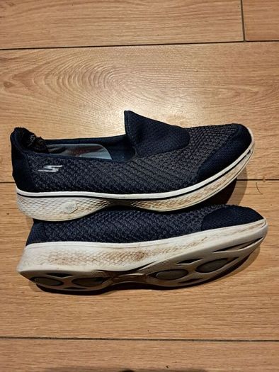 Women's Sketchers Shoes X 2