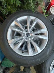 Brand new Q7 19' rims and tires