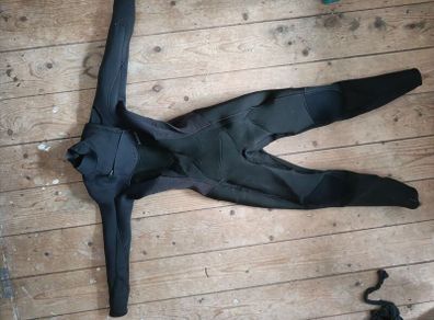 womens wetsuit size M