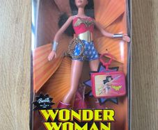 Barbie doll Wonder Woman vintage new box