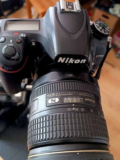 Nikon D750 + 24-120mm f/4 VR + SB-700 Complete Kit