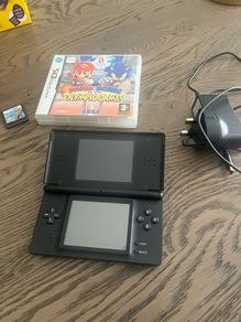 DS lite with 2 games