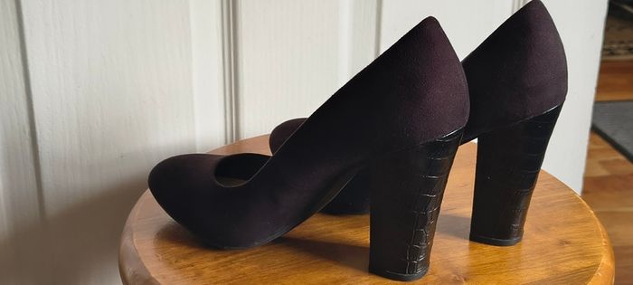 Suede black shoes