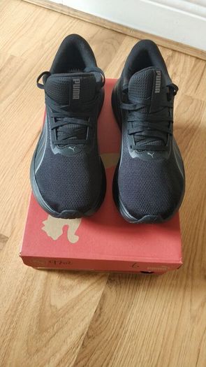 Puma womens runners New!
