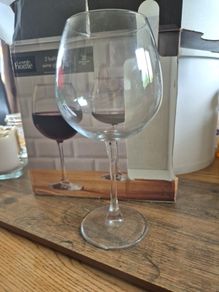 2 Balloon Wine Glasses