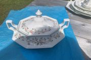 Eternal Beau covered vegetable dish / Tureen