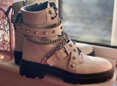 Zara studded white&black leather biker ankle boots UK7/41embellished pearls chains