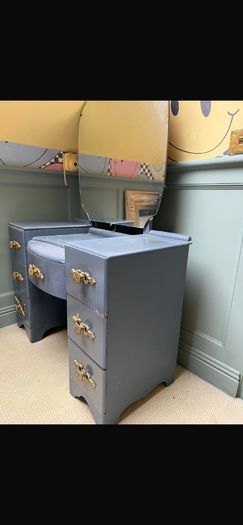dressing table and mirror