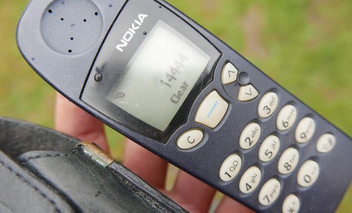 Beautiful Nokia 5110 2G GSM 900 Cellphone full working