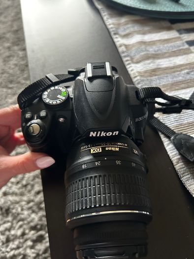 Nikon D3000