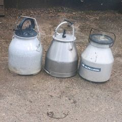 Milking buckets for sale with lids (As new)