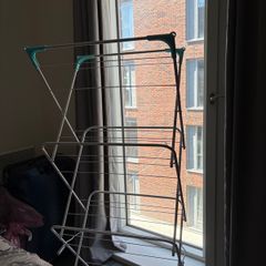 Free clothes drying rack
