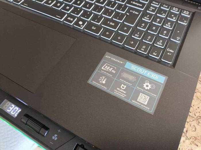Gaming Laptop Clevo Erazer i5 12450H 8/12 RTX4050 6GB 75W 16GB DDR4 3200Mhz 512GB Nvme Pcie 4.0 17.3" FHD 144hz Ips 300nits Win11 RGB Cooler Mouse