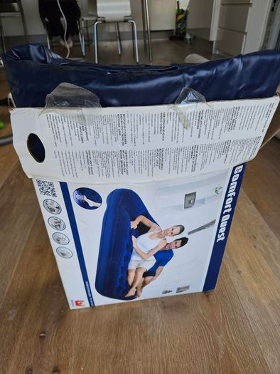 Bestway double airbed with Halfords electric pump EUR20