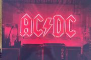 AC/DC Power Up. Original limited edition first release vinyl album in mint condition . Come with original inner picture sleeve. The gatefold opens up 4 ways to make a hard cardboard poster. A bargain at 30 euros m