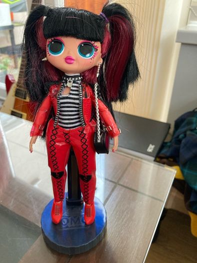 2 OMG dolls