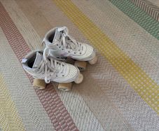 Girls Decathlon Oxelo 4-wheel Rollerskates UK Size 11.5