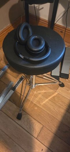 Roland TD-02KV Player Pack w/Stool, Sticks + Headphones