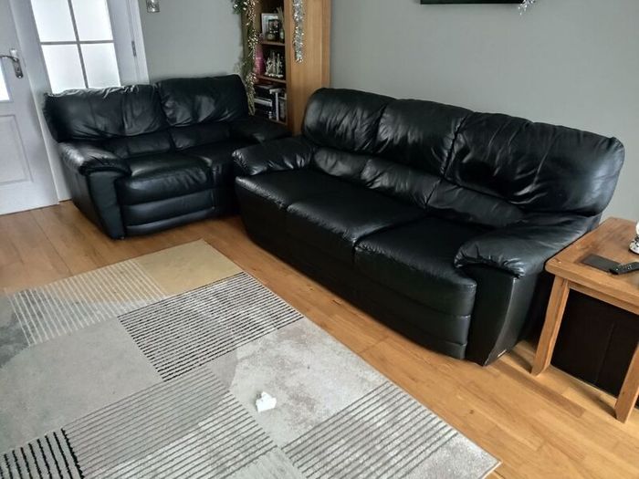 3,2,1 Italian black leather sofa