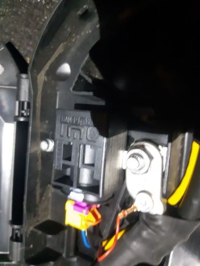 Audi A4 A5 A6 Q5 Q7 VW Battery Cut Off Fuse Overload Protection Trip 4F0915519