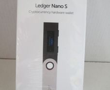 NEW >> Ledger Nano S - Cryptocurrency hardware wallet