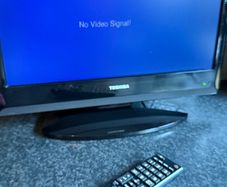 Toshiba 19" tv with Remote