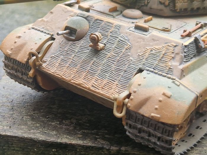 Unimax Forces of Valor 1:32 German King Tiger Tank