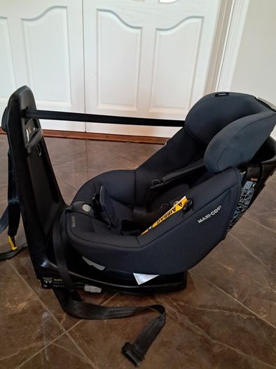 Maxi-Cosi Axissfix Swivel Car Seat