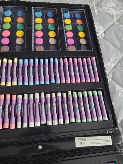 250 Piece Mega Art Set