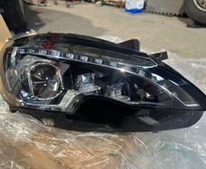 Right Headlight Peugeout 308 2016