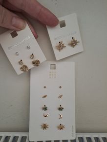 9 pairs of stud earrings
