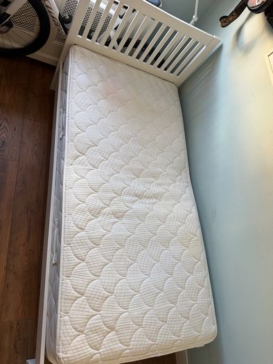 Singel Bed with high quality mattress