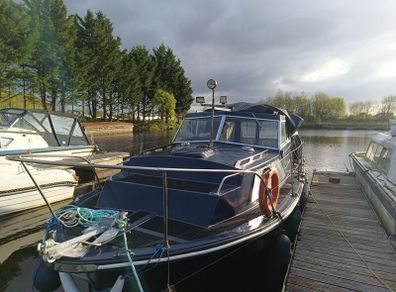 Boat cruiser 28ft perfect condition