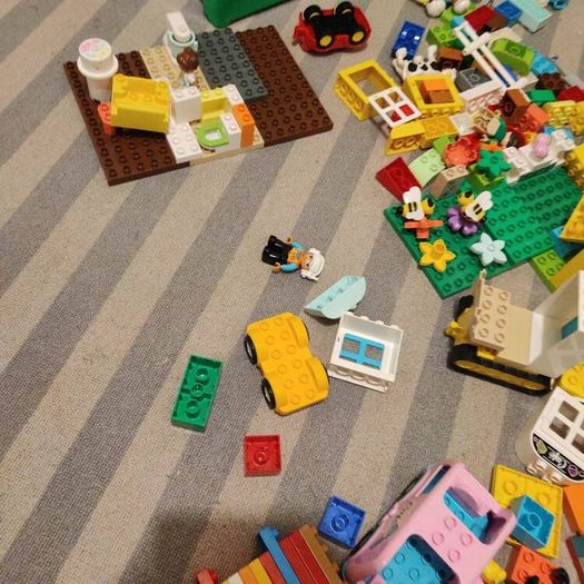 5kg Huge LEGO Duplo Bulk Lot with 2 Storage Boxes & Large Baseplate