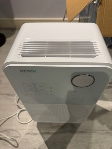 EcoAir Summit dehumidifier 12L - energy efficient, lightly used