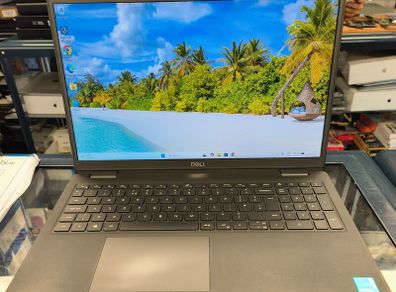 Dell Latitude 3520 (11th Gen) i5-1135G7 @ 2.40GHz 16GB 512GB SSD 15.6" Win11 Pro Laptop