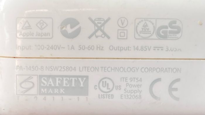 Apple 45W Magsafe 2 charger