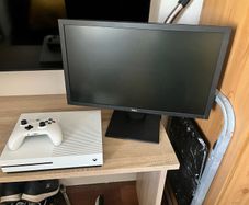 xbox one s plus monitor and games