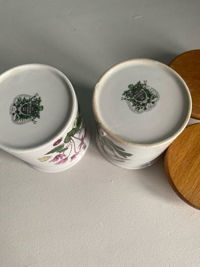 Portmeiroon botonical spice   jars with wooden lids