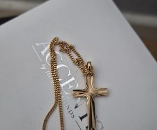Men's and women's chains, crosses and 18k gold plated chains.