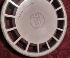 1 x Volvo 81-93 etc 15'' Hubcap