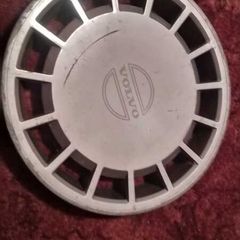 1 x Volvo 81-93 etc 15'' Hubcap